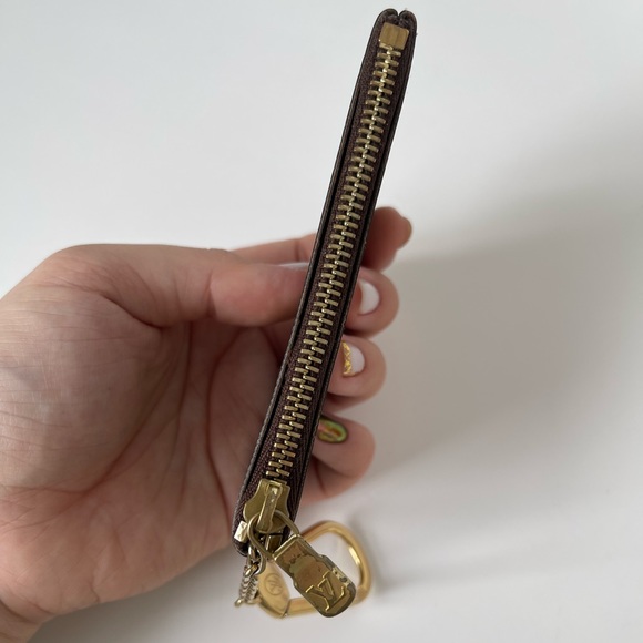 Louis Vuitton Damier Ebene key pouch - Picture 5 of 13